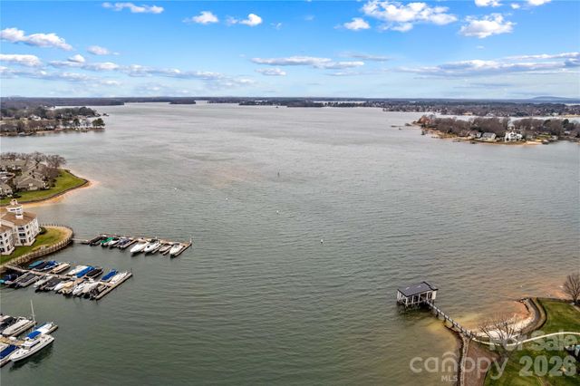 18789 Vineyard Point Lane, Cornelius, NC 28031