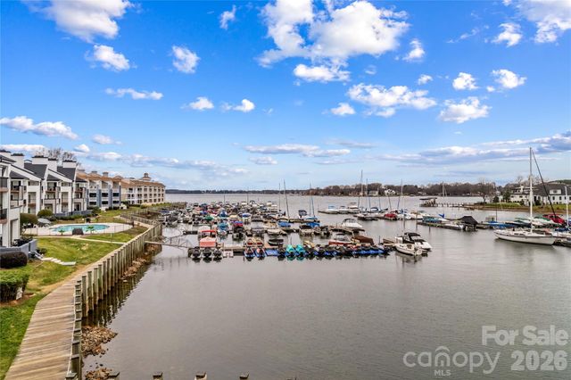 18789 Vineyard Point Lane, Cornelius, NC 28031