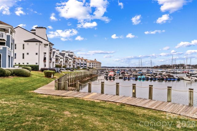 18789 Vineyard Point Lane, Cornelius, NC 28031