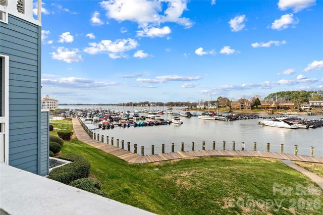 18789 Vineyard Point Lane, Cornelius, NC 28031