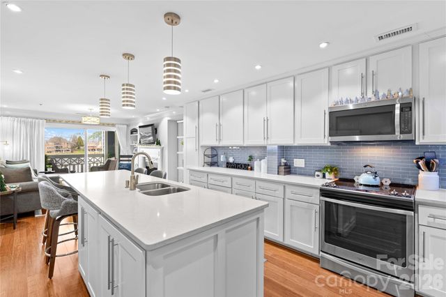 18789 Vineyard Point Lane, Cornelius, NC 28031