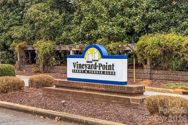 18789 Vineyard Point Lane, Cornelius, NC 28031