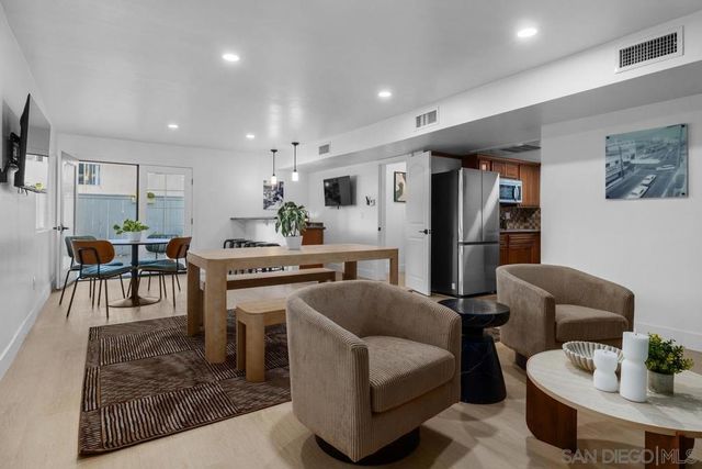 1030 Robinson Ave 207, San Diego, CA 92103