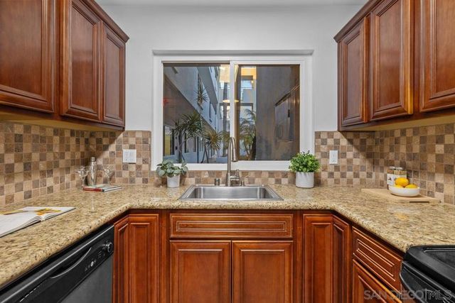 1030 Robinson Ave 207, San Diego, CA 92103