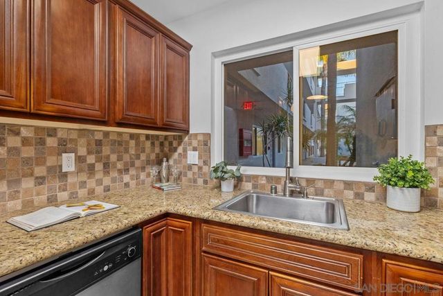 1030 Robinson Ave 207, San Diego, CA 92103