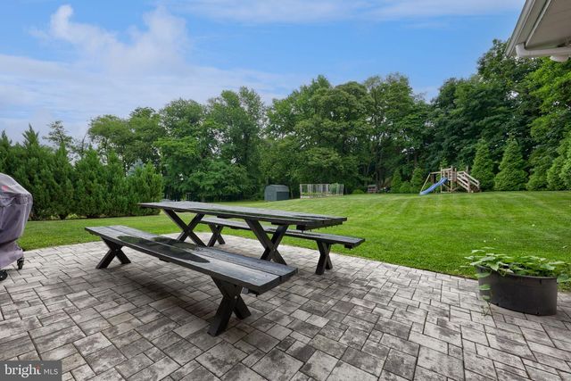 103 OAK KNOLL RD, New Cumberland, PA 17070