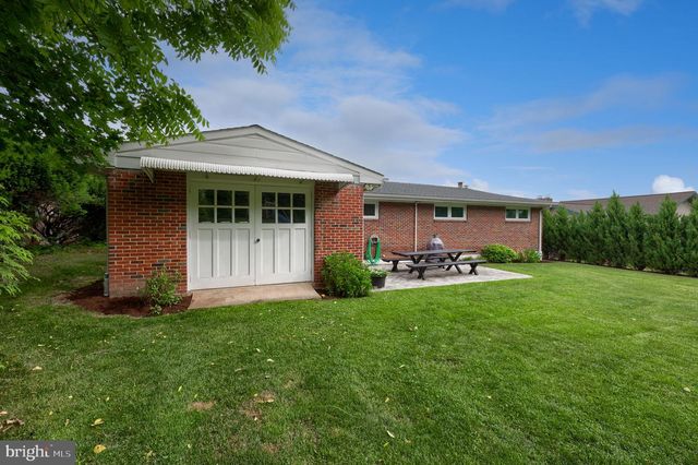 103 OAK KNOLL RD, New Cumberland, PA 17070