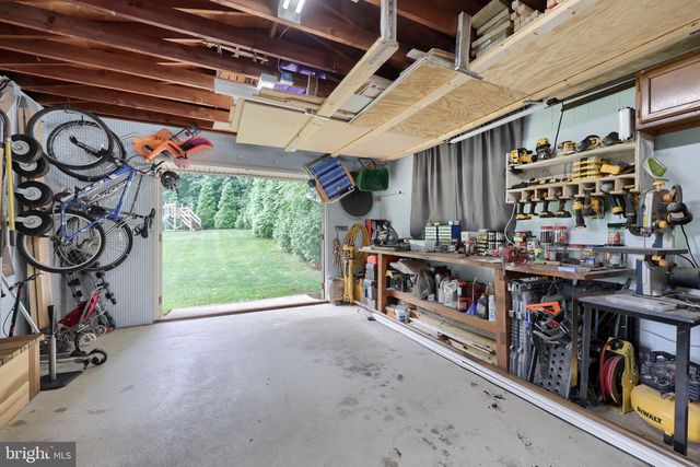 103 OAK KNOLL RD, New Cumberland, PA 17070