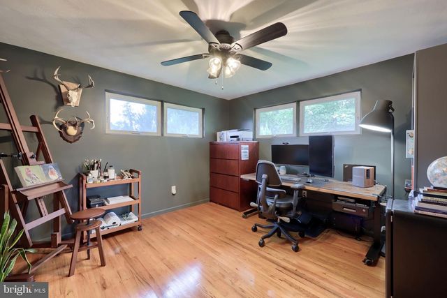 103 OAK KNOLL RD, New Cumberland, PA 17070