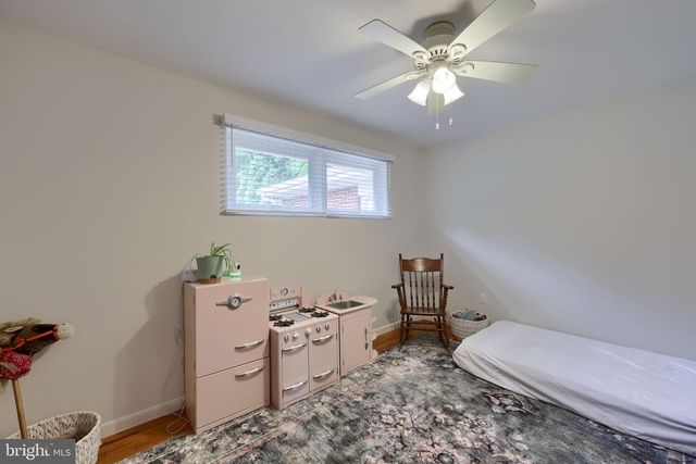 103 OAK KNOLL RD, New Cumberland, PA 17070
