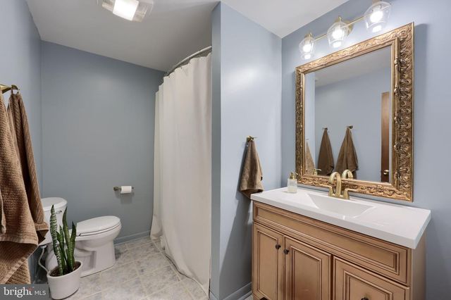 103 OAK KNOLL RD, New Cumberland, PA 17070
