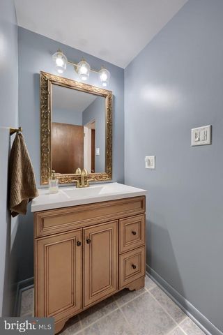 103 OAK KNOLL RD, New Cumberland, PA 17070