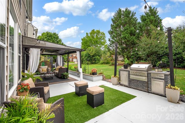 2012 Arbor Vista Drive, Charlotte, NC 28262