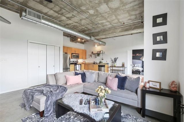 1001 Belleview Street 402, Dallas, TX 75215