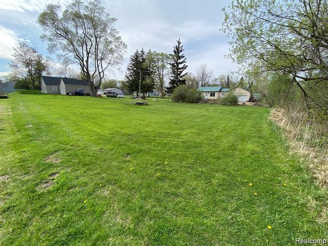 3399 Mckinley Avenue, Burton, MI 48529