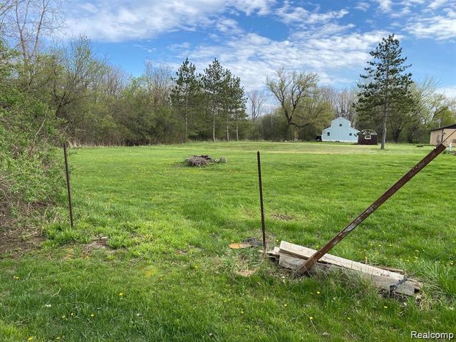 3399 Mckinley Avenue, Burton, MI 48529