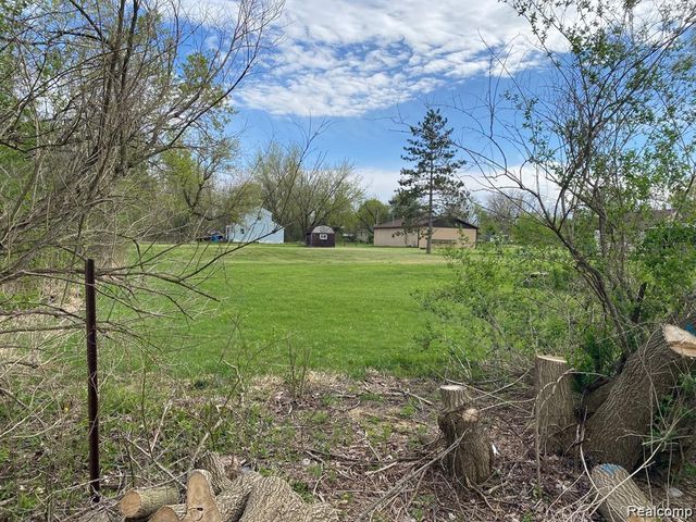 3399 Mckinley Avenue, Burton, MI 48529