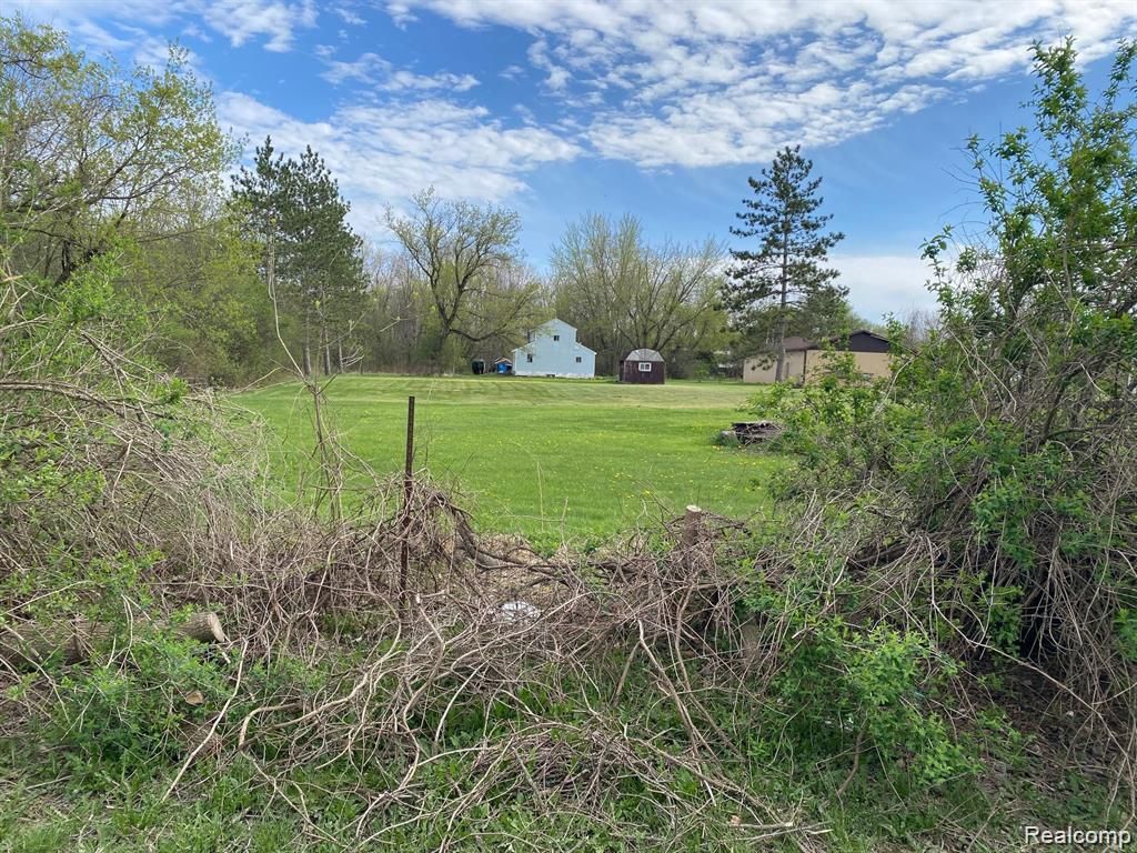 3399 Mckinley Avenue, Burton, MI 48529