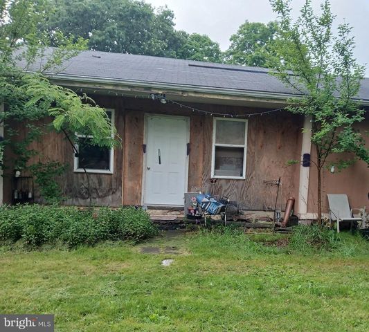 18964 CACAPON RD, Great Cacapon, WV 25422