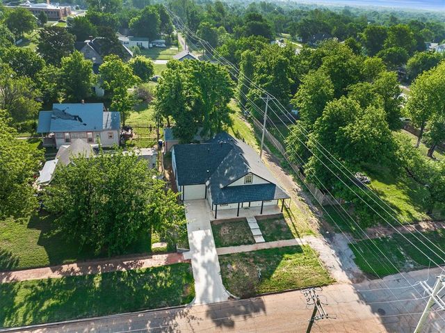 310 S Elm Street, Guthrie, OK 73044