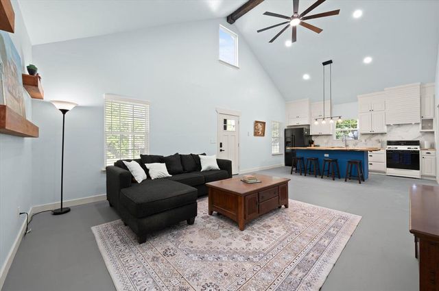 310 S Elm Street, Guthrie, OK 73044