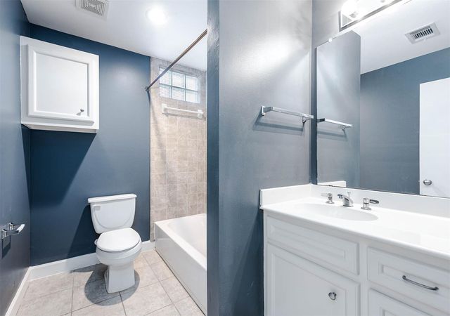 7650 Springhill Street 704, Houston, TX 77021