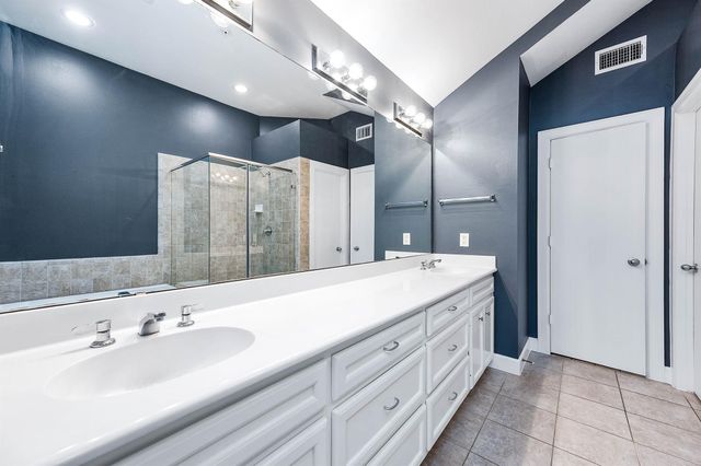 7650 Springhill Street 704, Houston, TX 77021