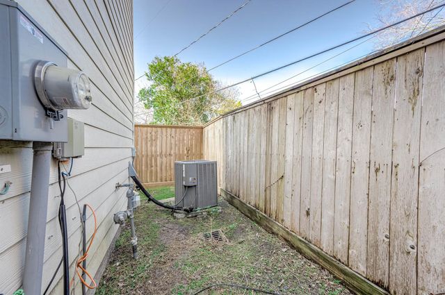 7650 Springhill Street 704, Houston, TX 77021