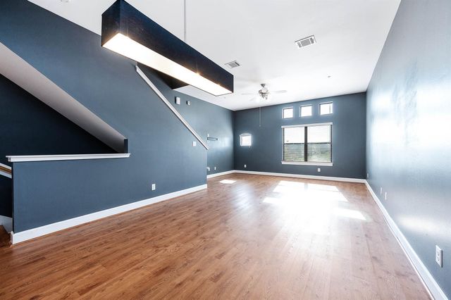 7650 Springhill Street 704, Houston, TX 77021