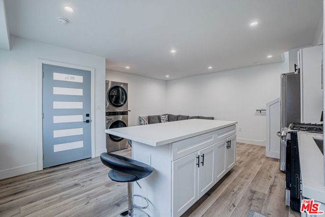 1321 W 30th Street, Los Angeles, CA 90007