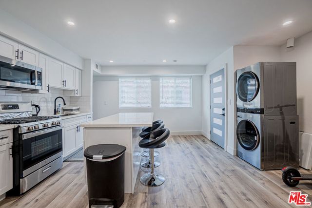 1321 W 30th Street, Los Angeles, CA 90007