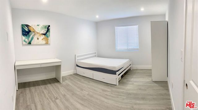 1321 W 30th Street, Los Angeles, CA 90007