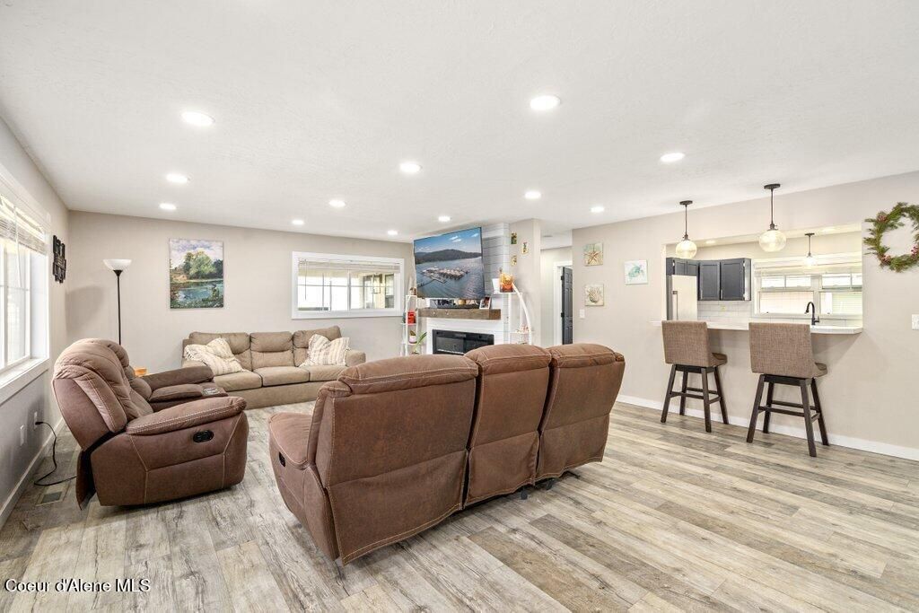 807 E Garden AVE, Osburn, ID 83849 photo 3