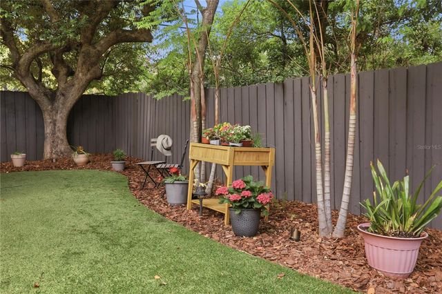 1306 CEYLON DRIVE, Orlando, FL 32806