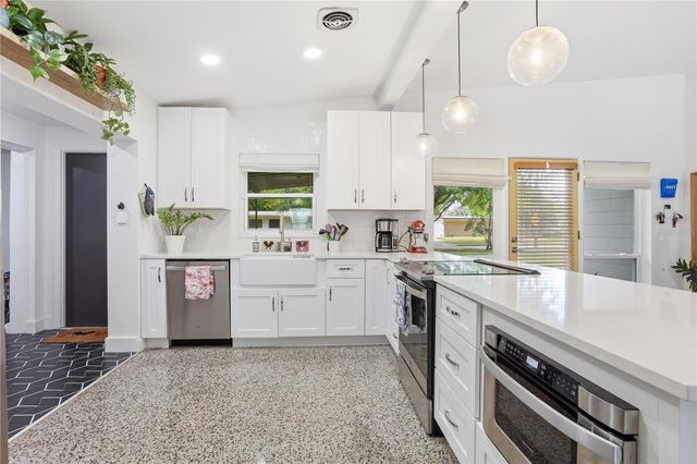 1306 CEYLON DRIVE, Orlando, FL 32806