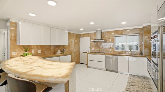 2525 Ocean Boulevard C-1, Corona Del Mar, CA 92625