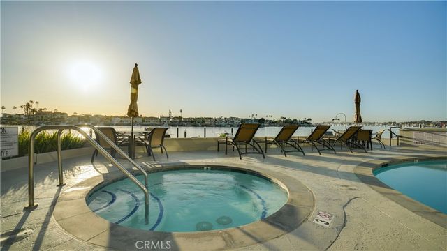 2525 Ocean Boulevard C-1, Corona Del Mar, CA 92625