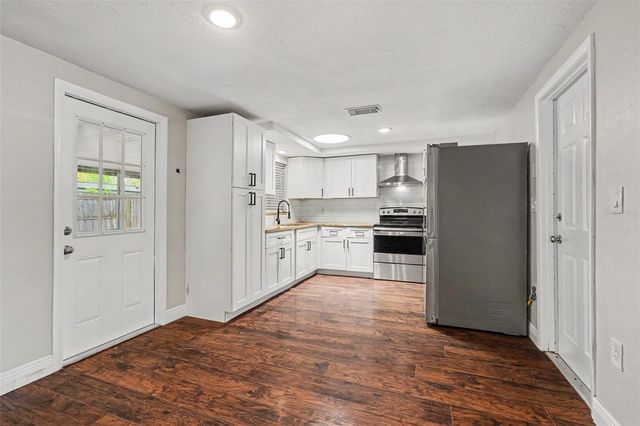 6244 6TH AVENUE, New Port Richey, FL 34653