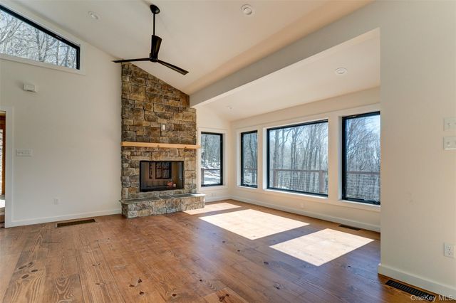 119 Overlook Circle, Fremont Center, NY 12736