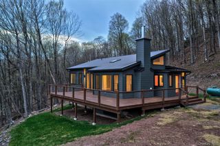 119 Overlook Circle, Fremont Center, NY 12736