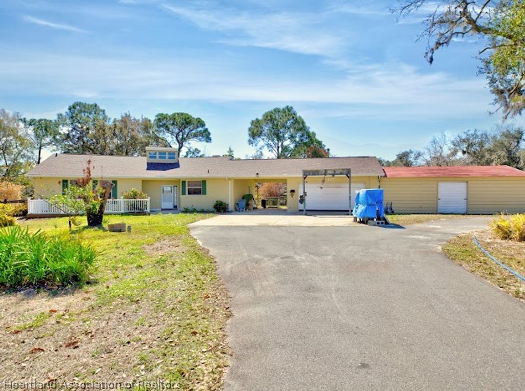 217 Brittany Lane, Sebring, FL 33875