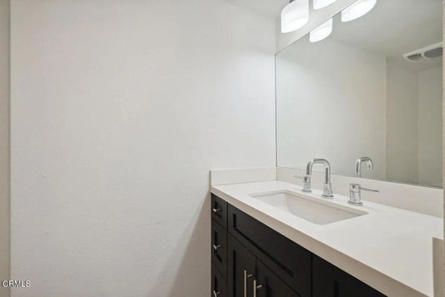 4555 Falkirk Bay, Oxnard, CA 93035