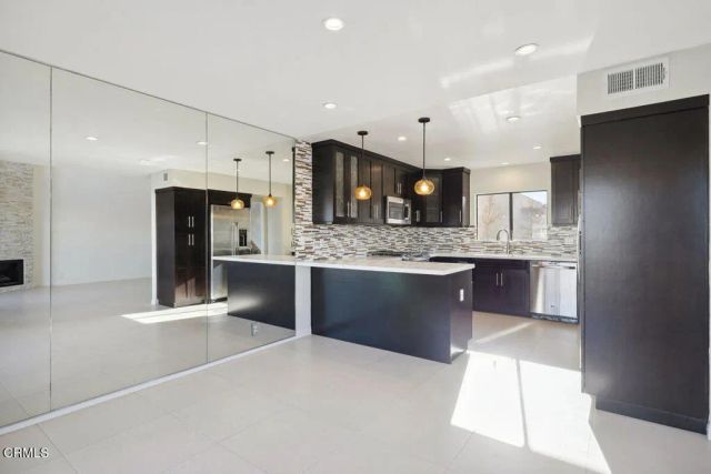 4555 Falkirk Bay, Oxnard, CA 93035