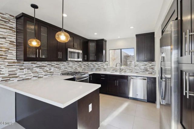 4555 Falkirk Bay, Oxnard, CA 93035