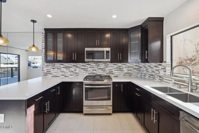 4555 Falkirk Bay, Oxnard, CA 93035