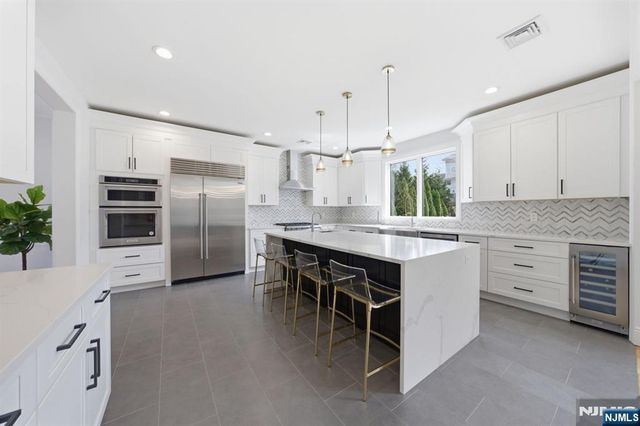 34 Dubois Avenue, Alpine, NJ 07620