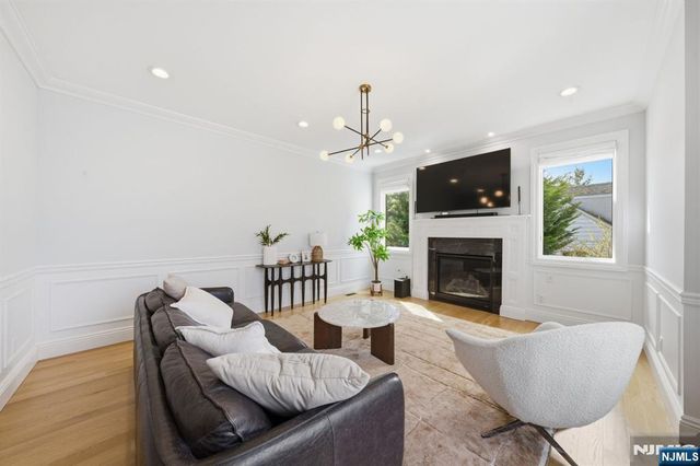 34 Dubois Avenue, Alpine, NJ 07620