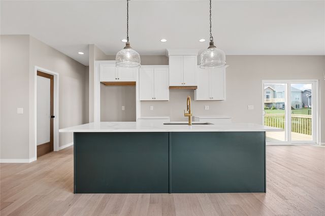 218 McCarran Avenue NE, Cedar Rapids, IA 52402