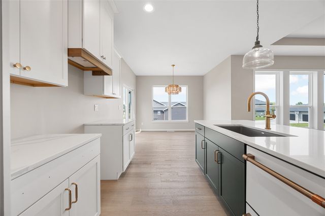 218 McCarran Avenue NE, Cedar Rapids, IA 52402