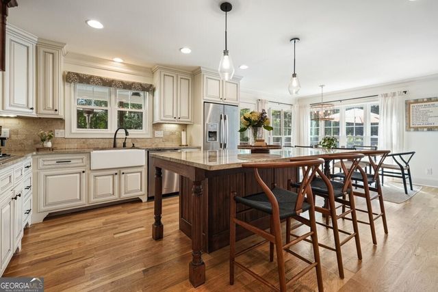 1385 Keans Court, Roswell, GA 30075